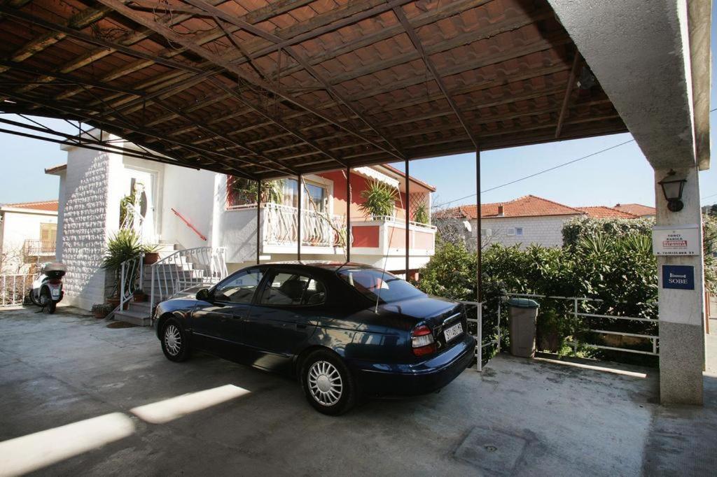 Rooms With A Parking Space Trogir - 17442 Exterior photo